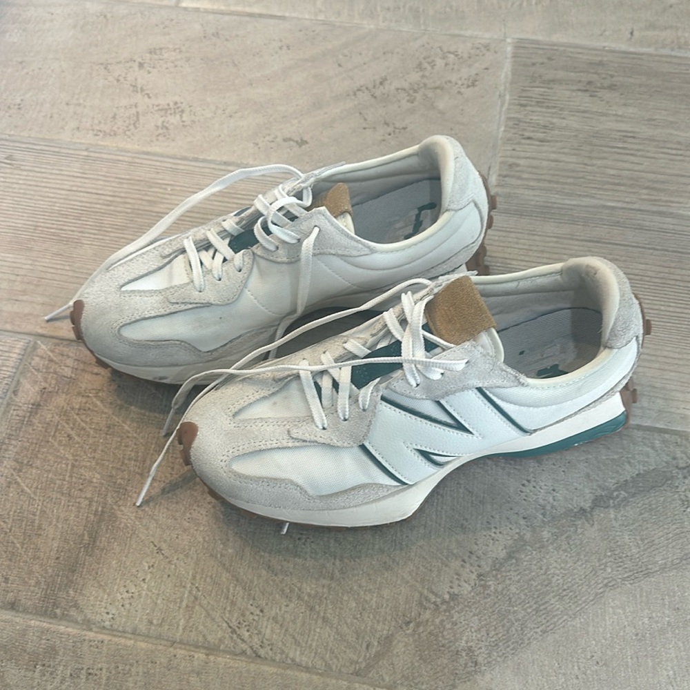 Women’s New Balance 327
